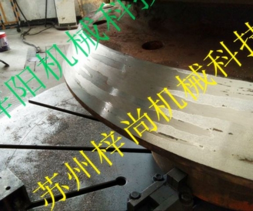 水泥厂轮毂辊套位喷涂